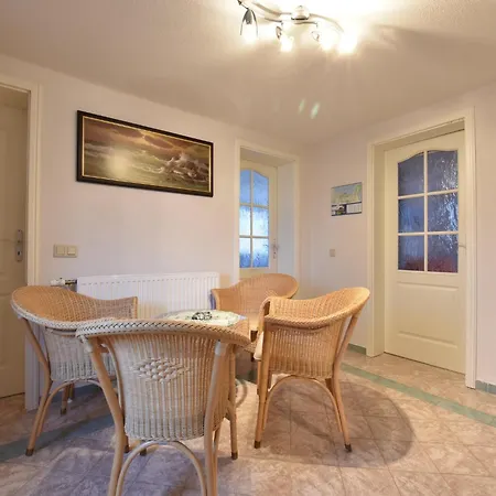 In Boltenhagen Am Sandstrand * Redewisch